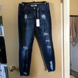 Distressed kancan jeans NWT size 9